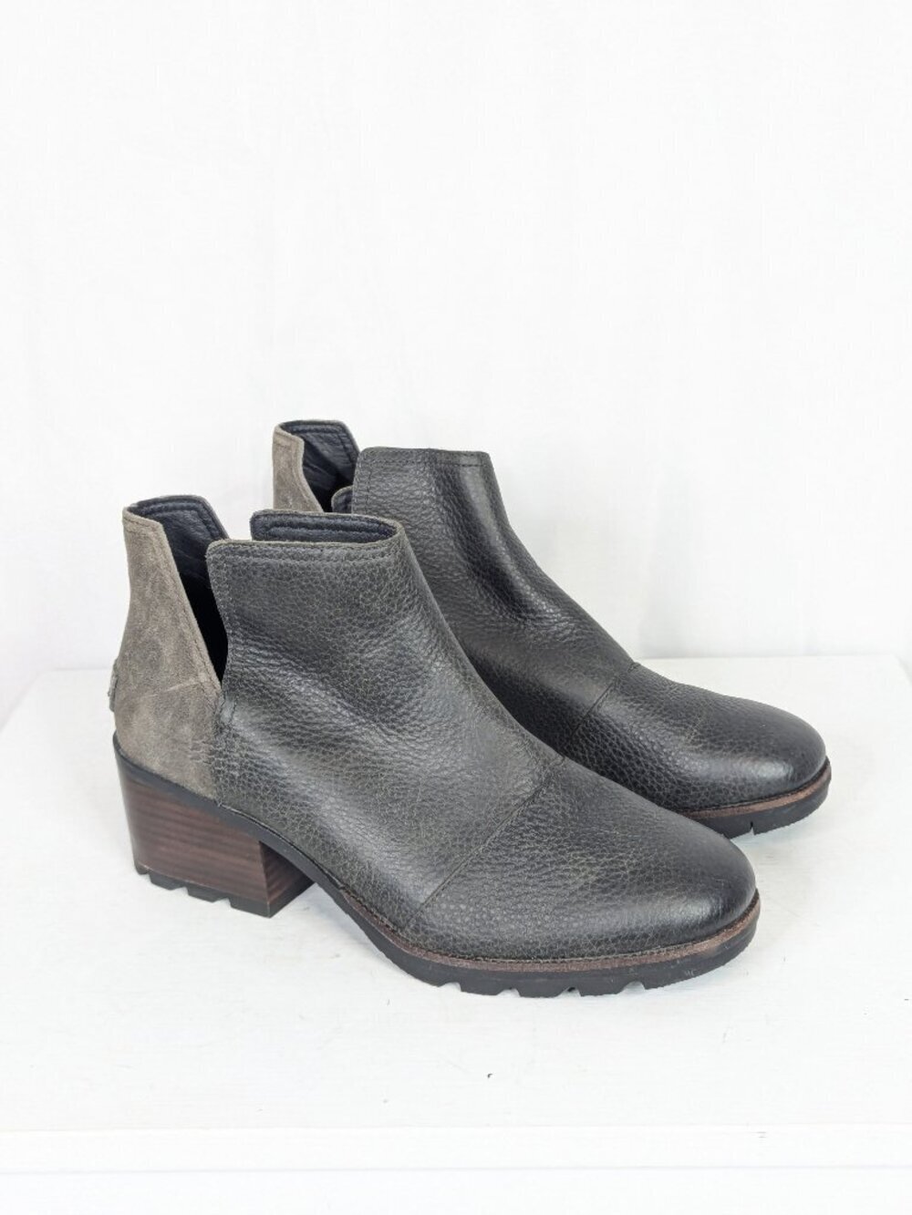 Sorel Cate Cut Out Block Heel Ankle Booties Size 9.5